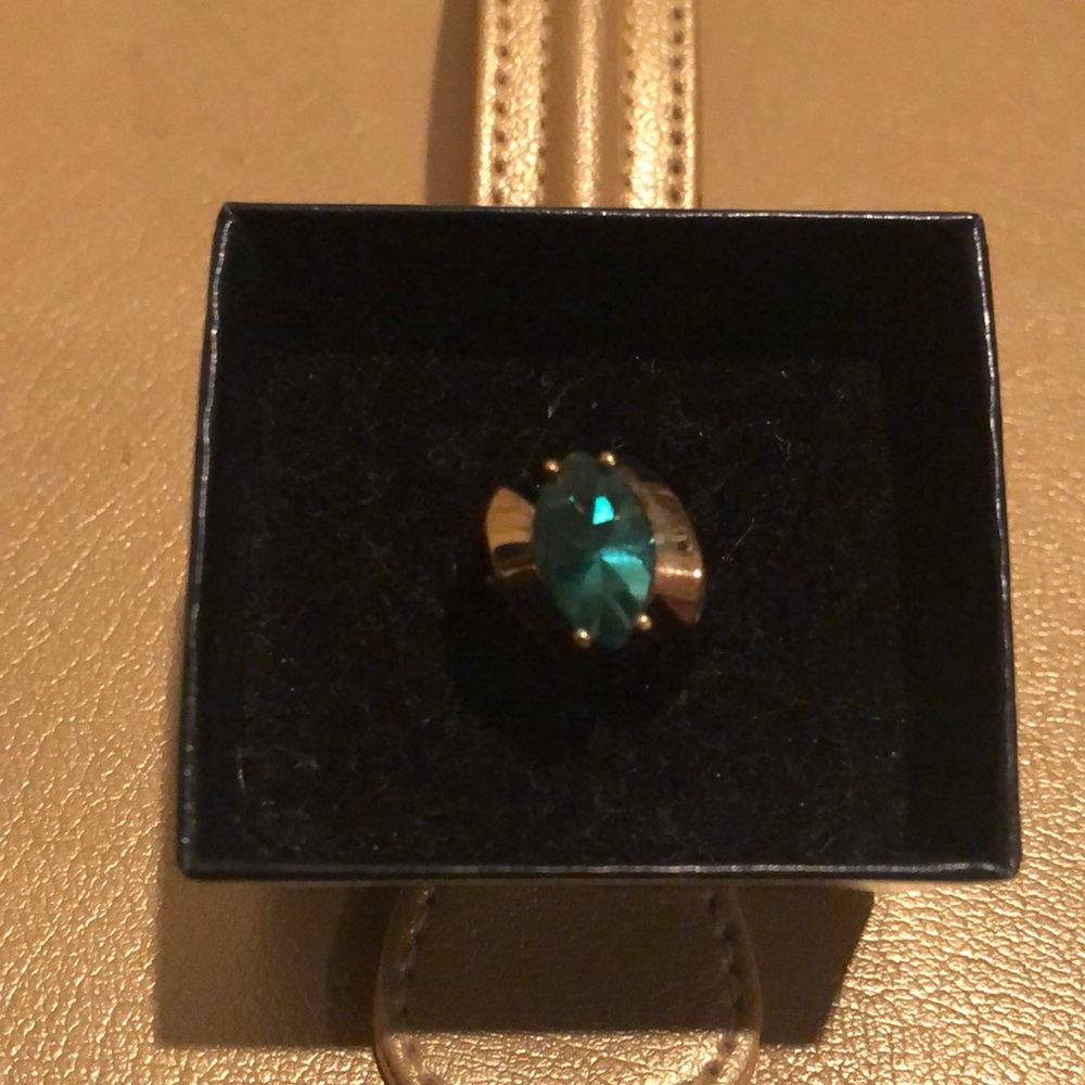 Beautiful Ring - Picture 2 of 3